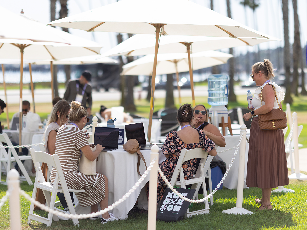 Oceanfront lawn private meeting space